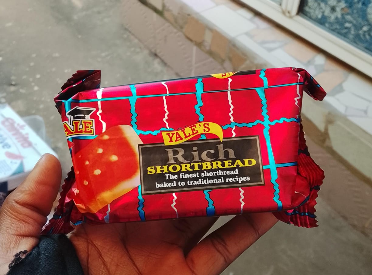 Yale Shorbread biscuit pck