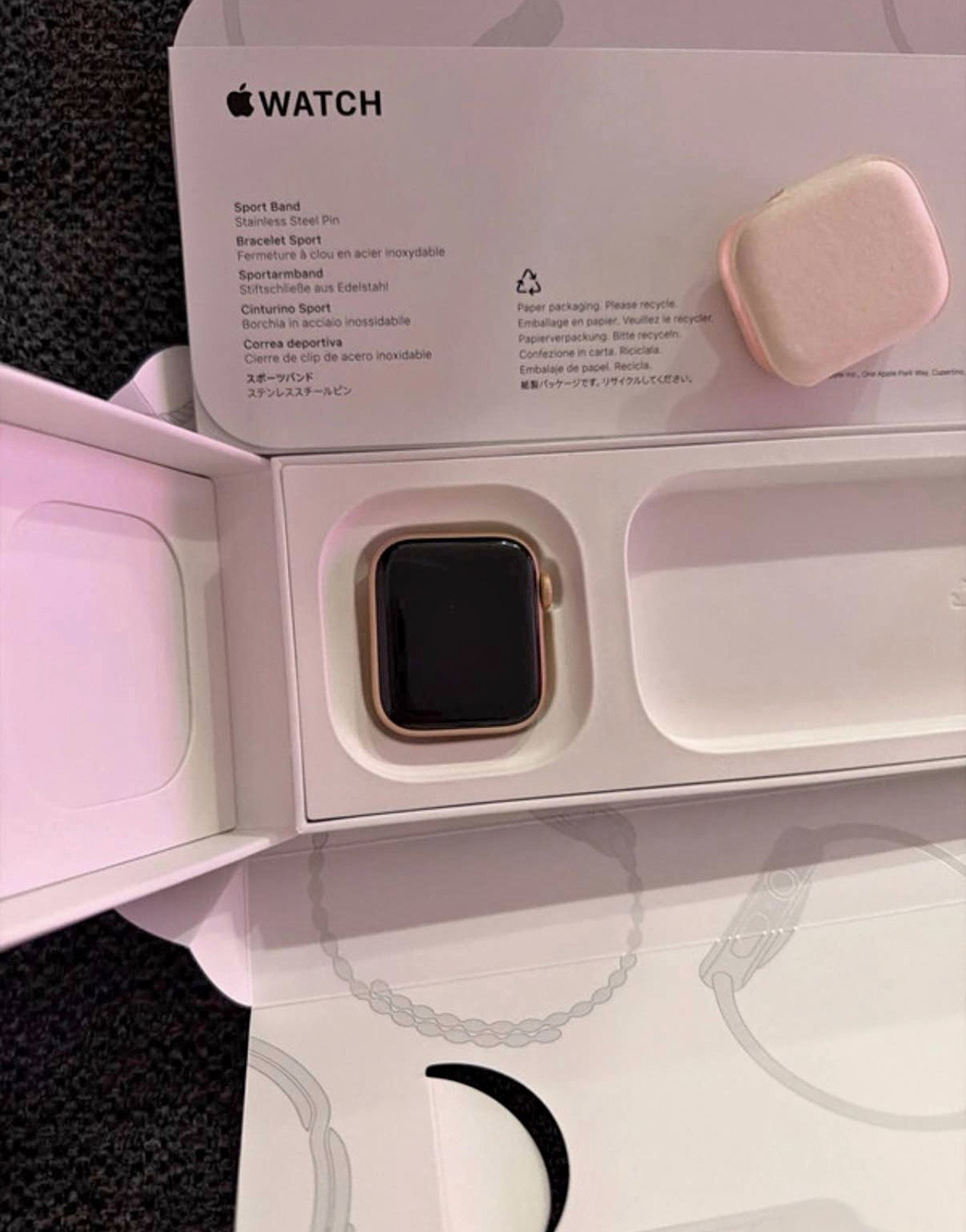 Apple Watch Series 4 40mm GPS – Rose Gold Aluminium – مستعملة مع العلبة الأصلية وضمان 6 أشهر