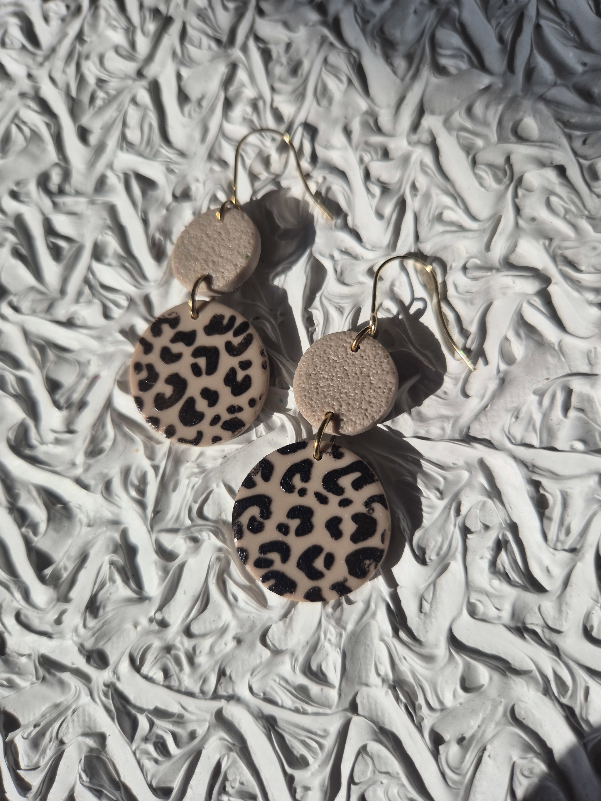 Leopard buttons - sandy beige and black_0