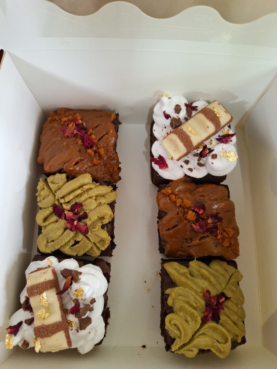 Mix and match brownies (box of 6)_0