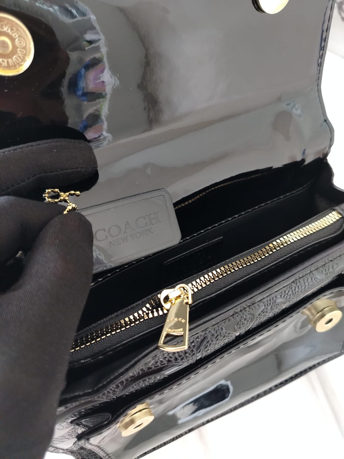 Coach black chained _1