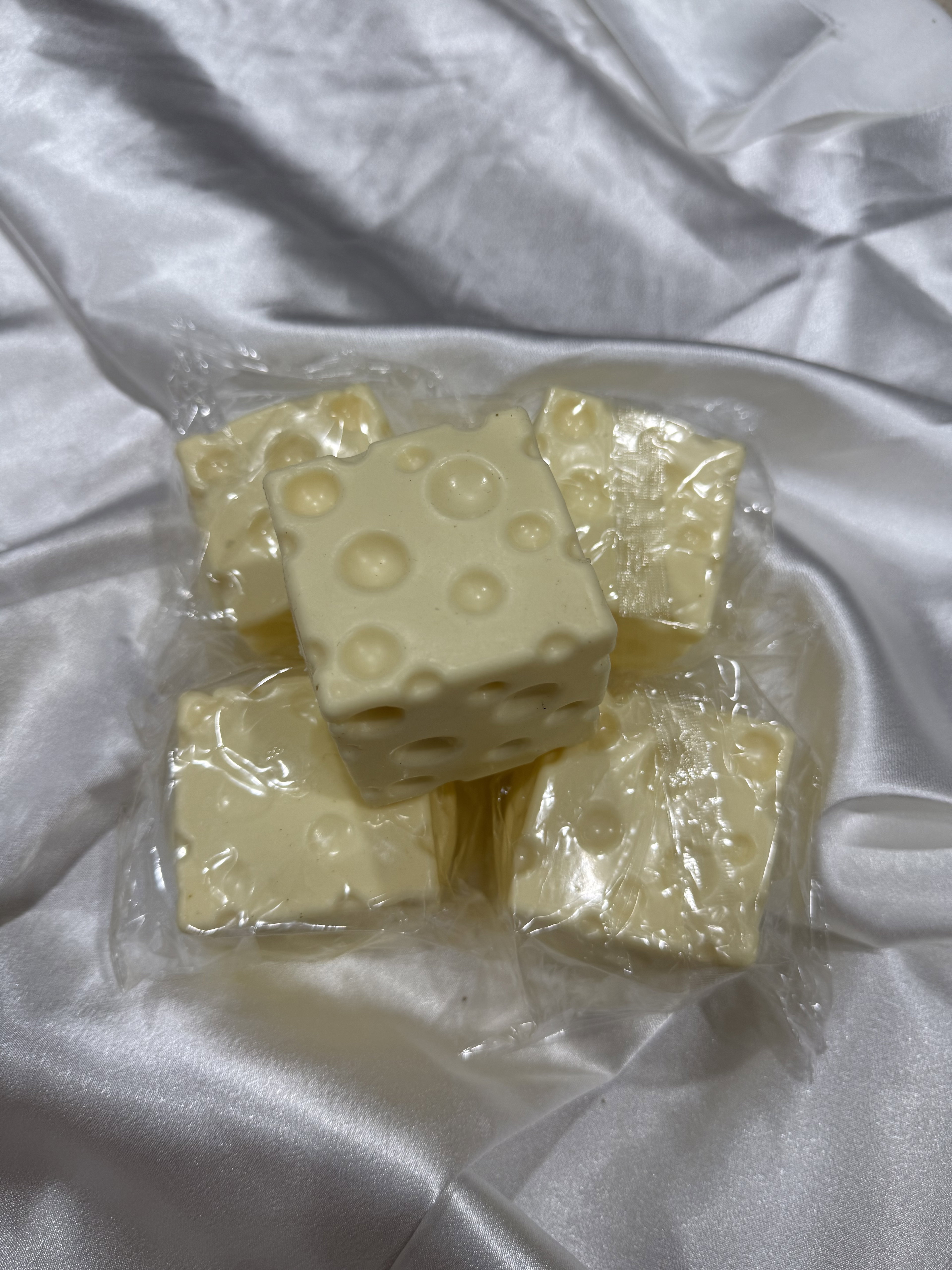 Crunchy Cheese Squishy 