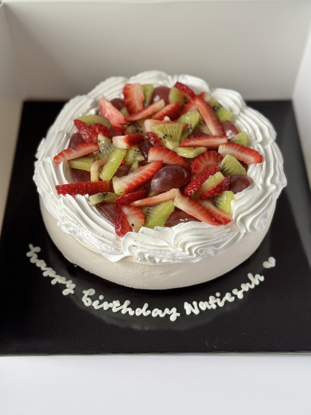 Pavlova Cake