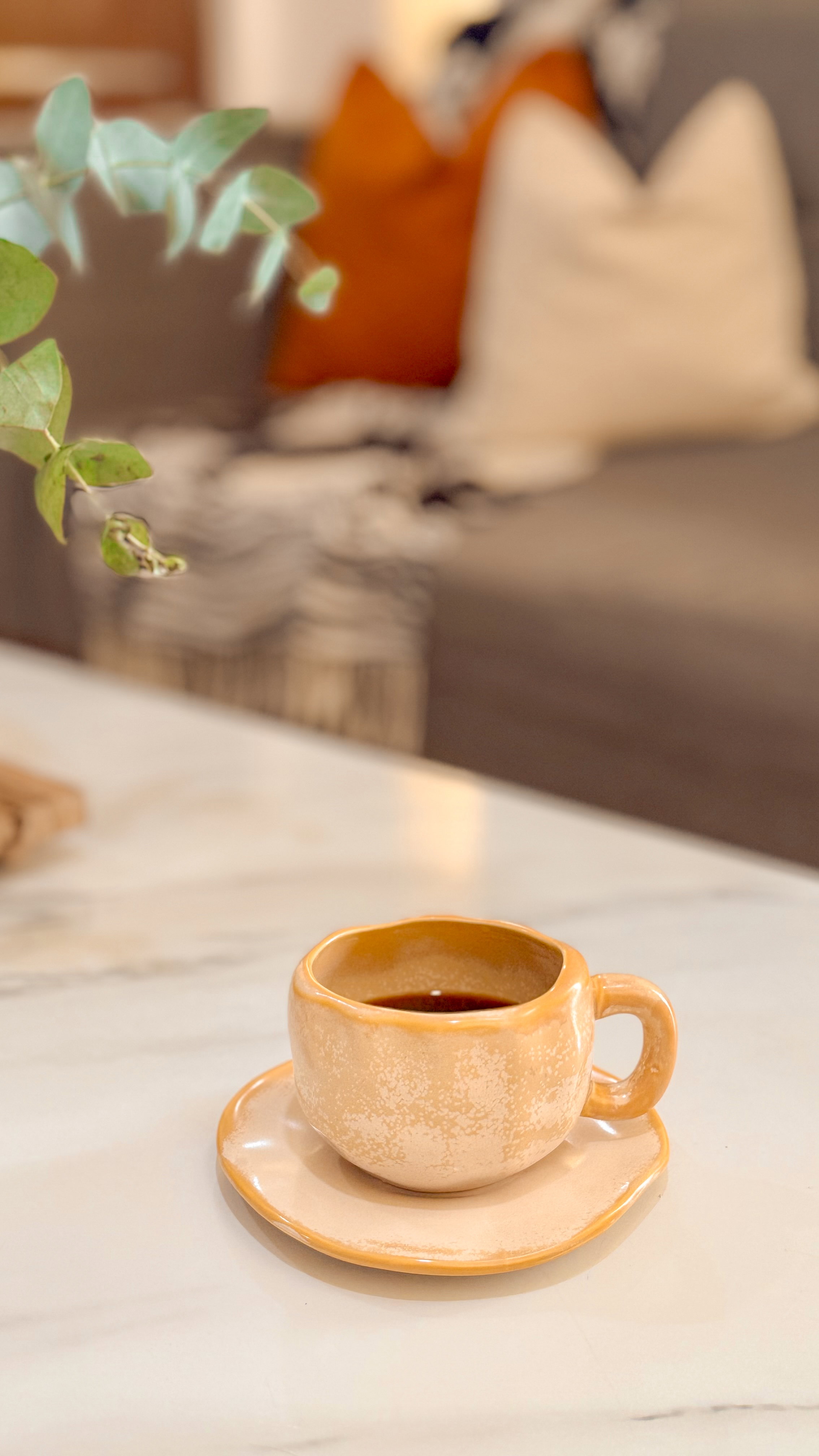 Taza de cerámica artesanal