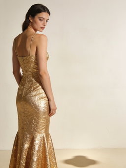 Vestido Aurora · lamé dorado