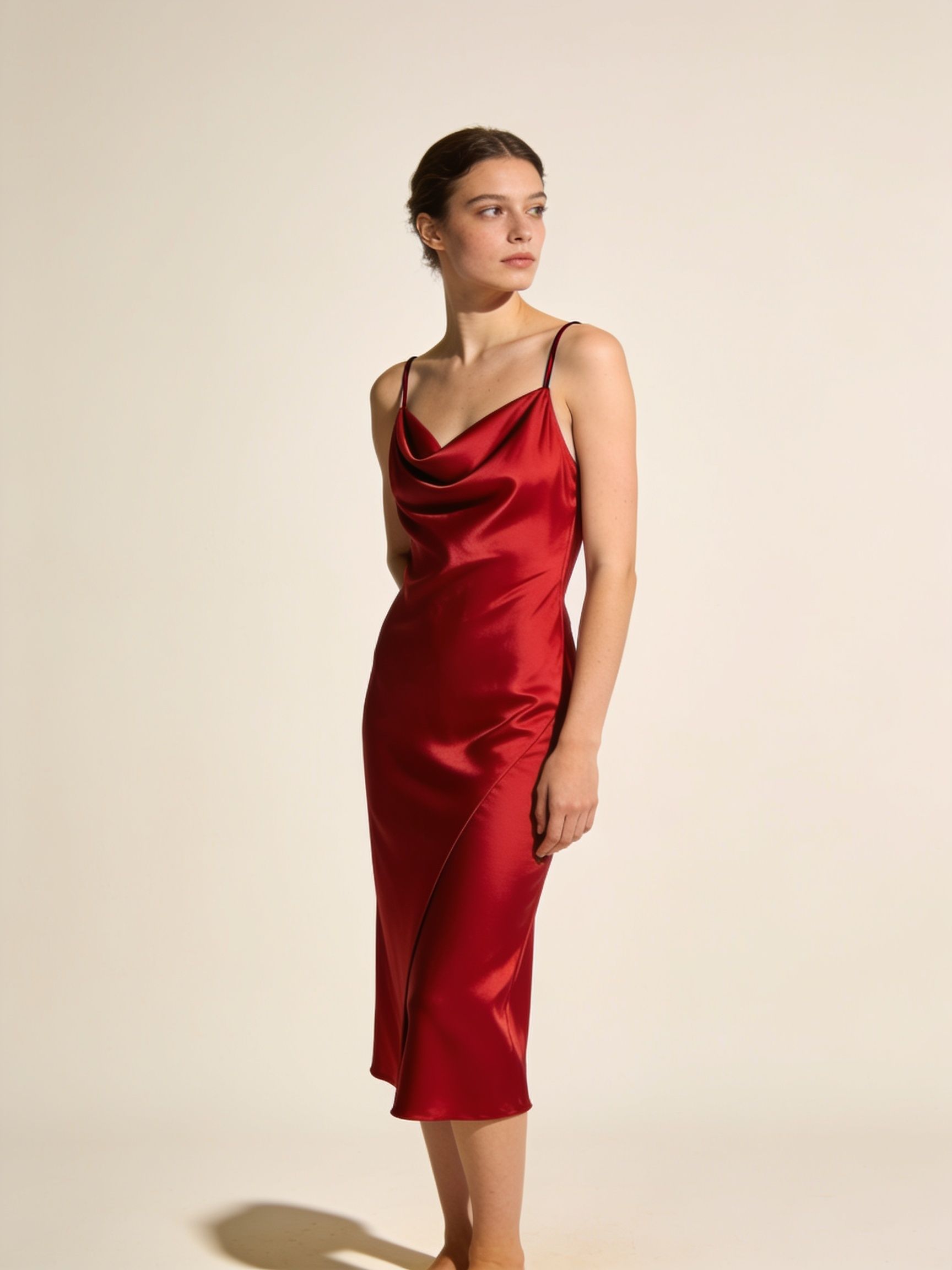 Vestido Bijou · satén rojo