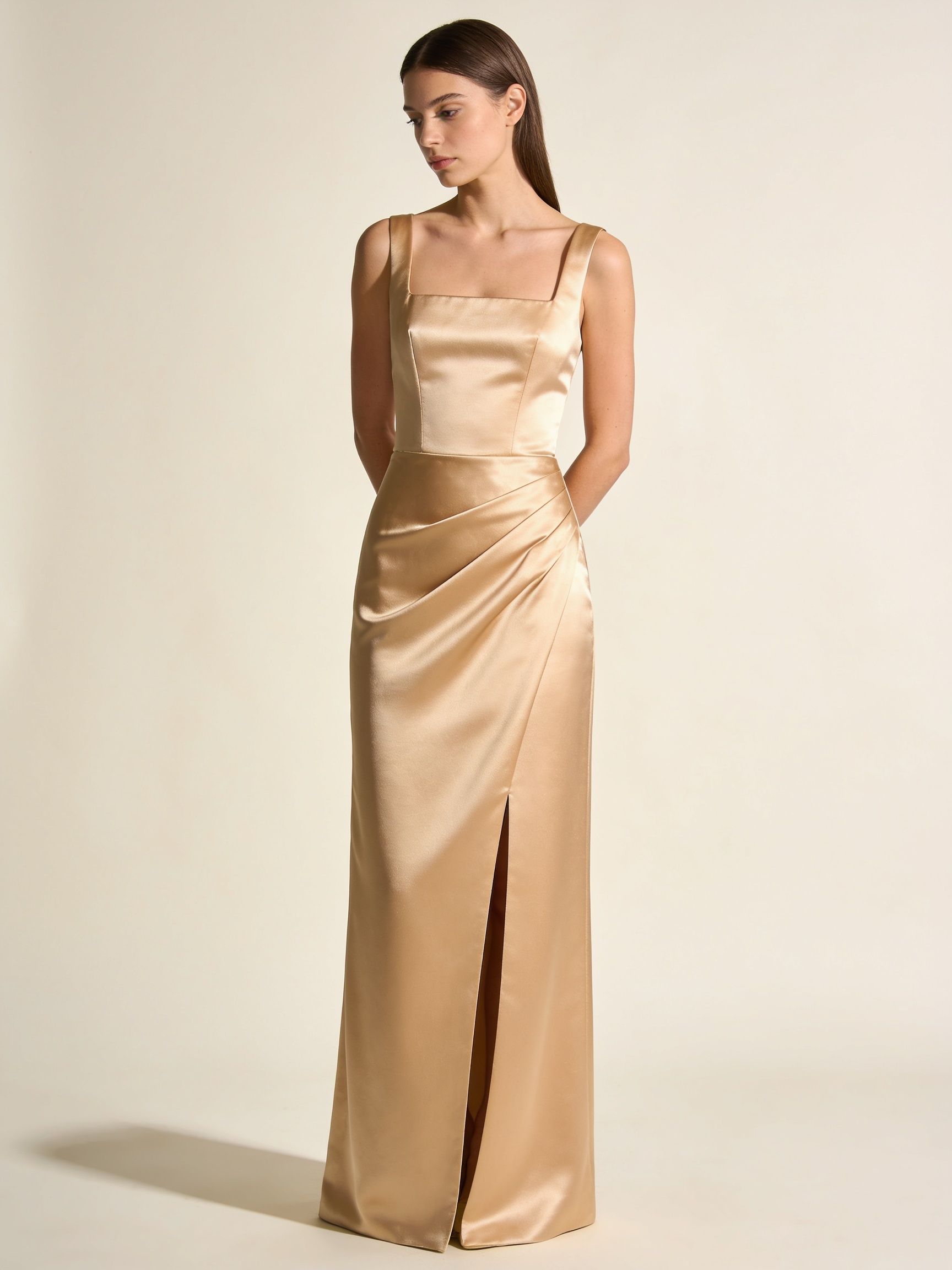 Vestido Renata · satén champagne