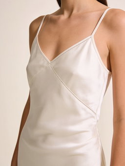 Vestido Solene · seda marfil midi