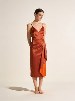 Vestido Ámbar · satén terracota