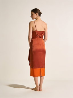 Vestido Ámbar · satén terracota