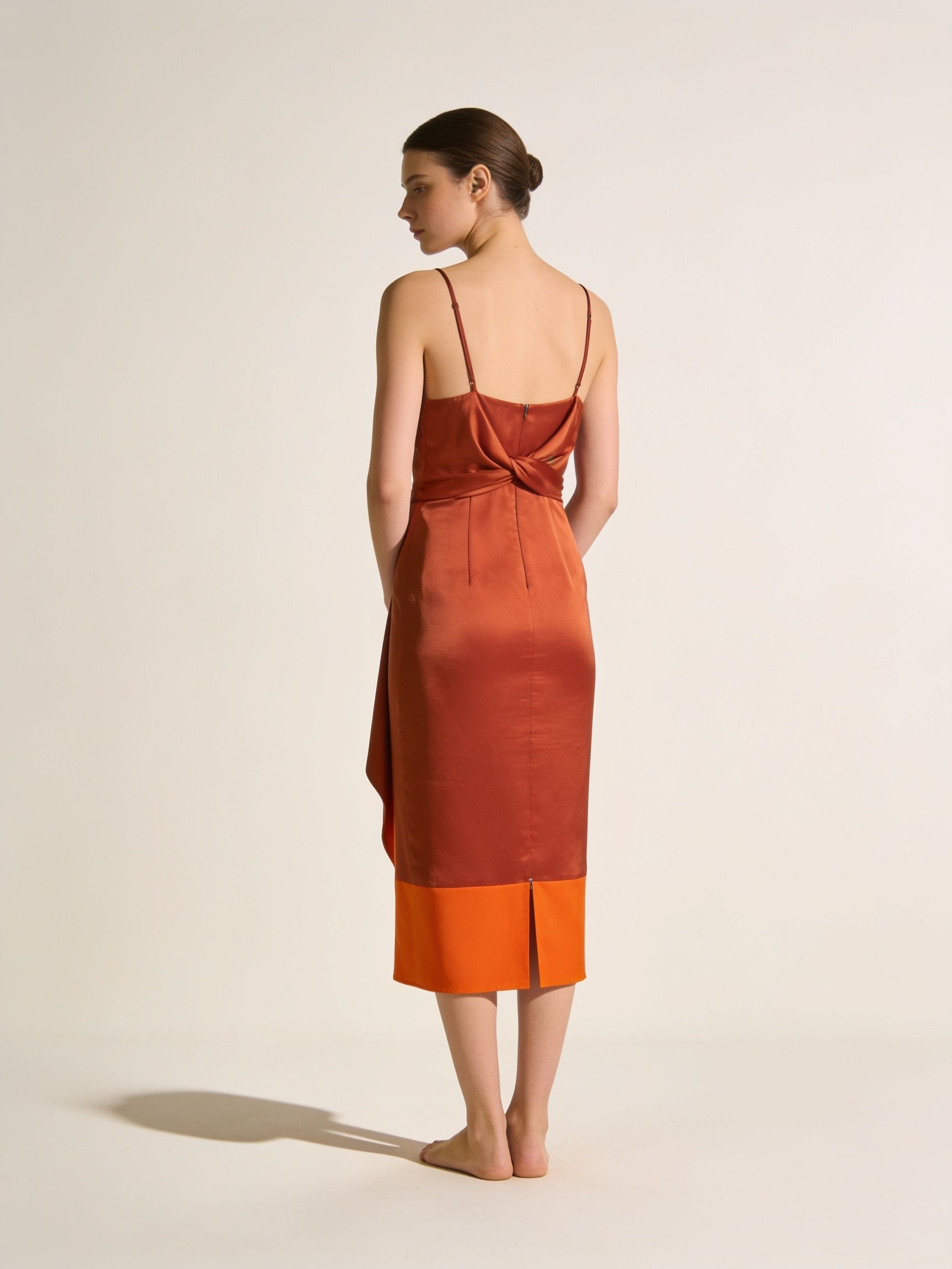 Vestido Ámbar · satén terracota_2