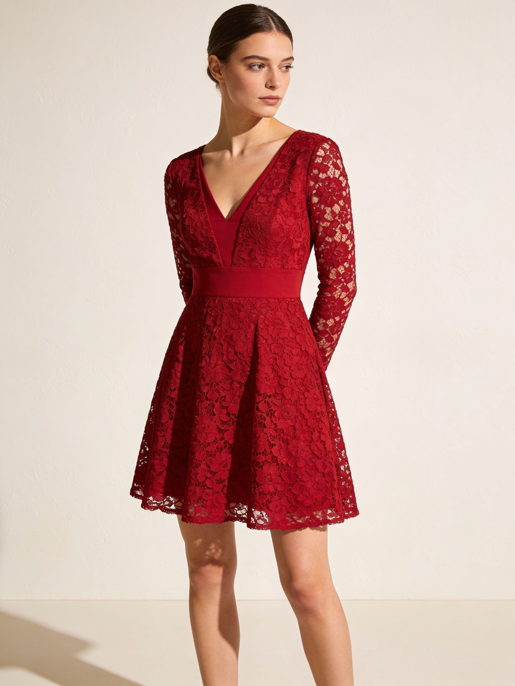 Vestido Nina · encaje rojo