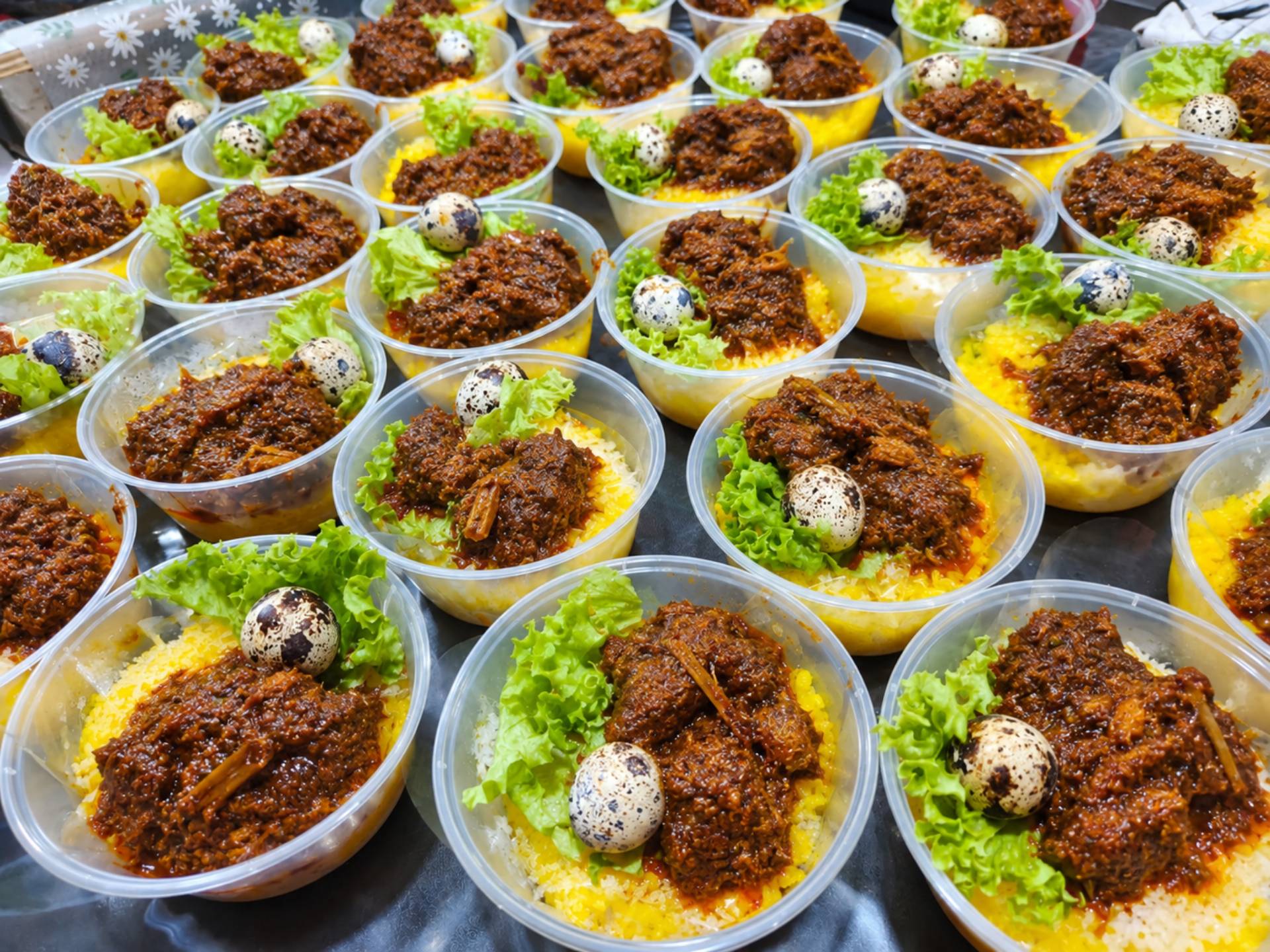 Pulut Kuning with Beef Rendang