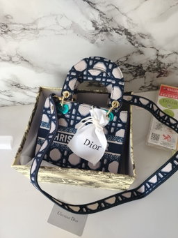 Dior white circle 