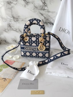 Dior white circle 