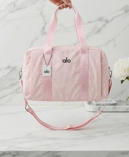 Alo duffle pink