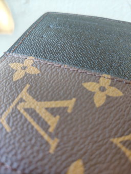 Lv cardholder brown 