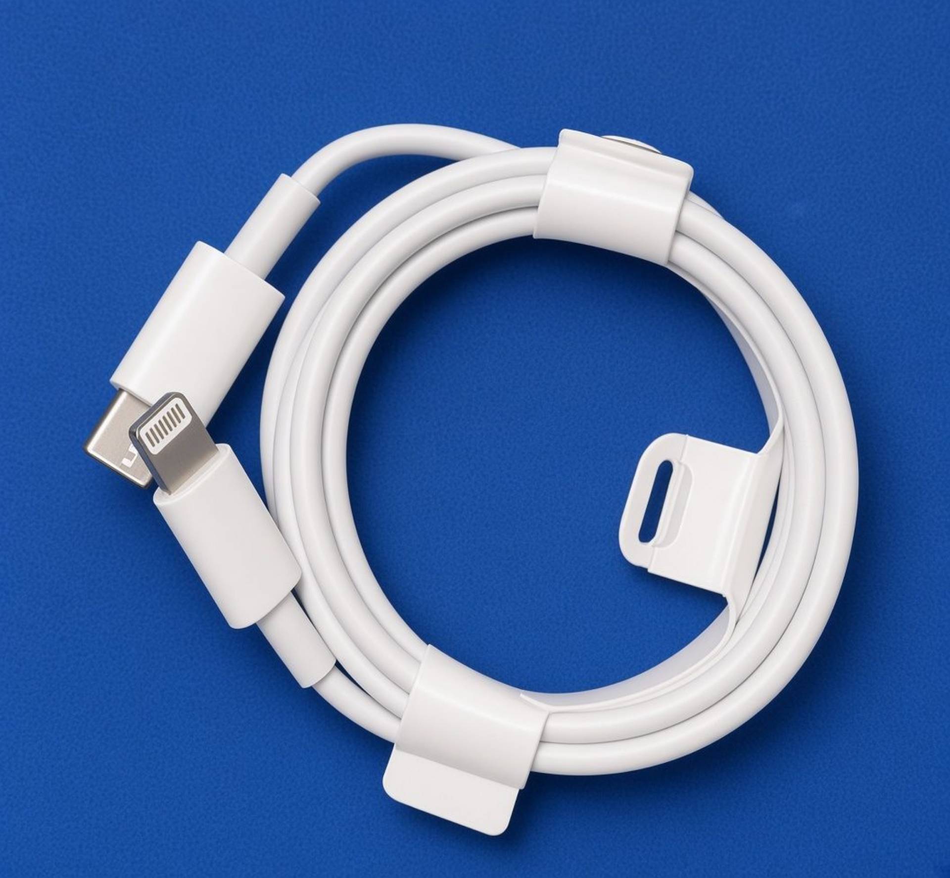 Type-C to lightning cord (ios)