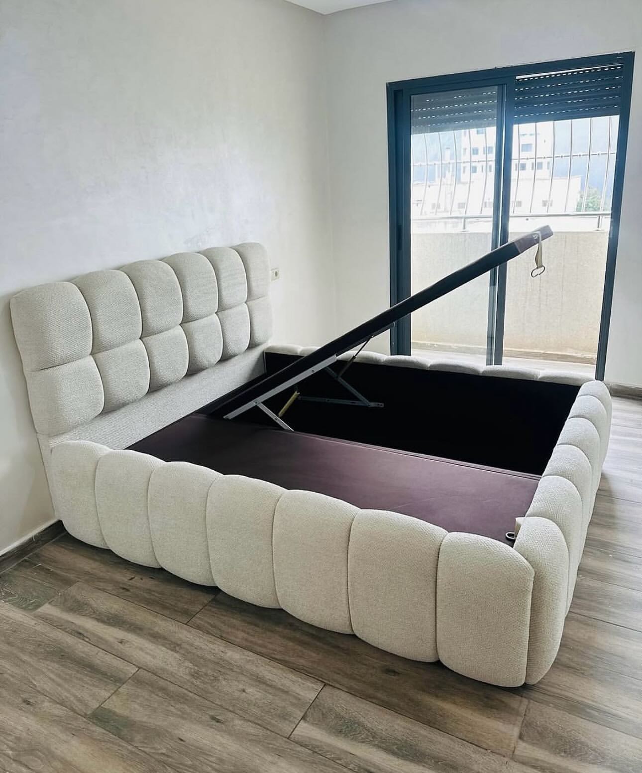 Beige Bubble Ottoman Storage Bed - Queen Size - Boucle Puff Design with Hydraulic Lift-Up Storage