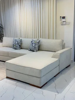 L-Shape Corner Couch - Beige Boucle Fabric - Modern Wood Legs - Chaise Right
