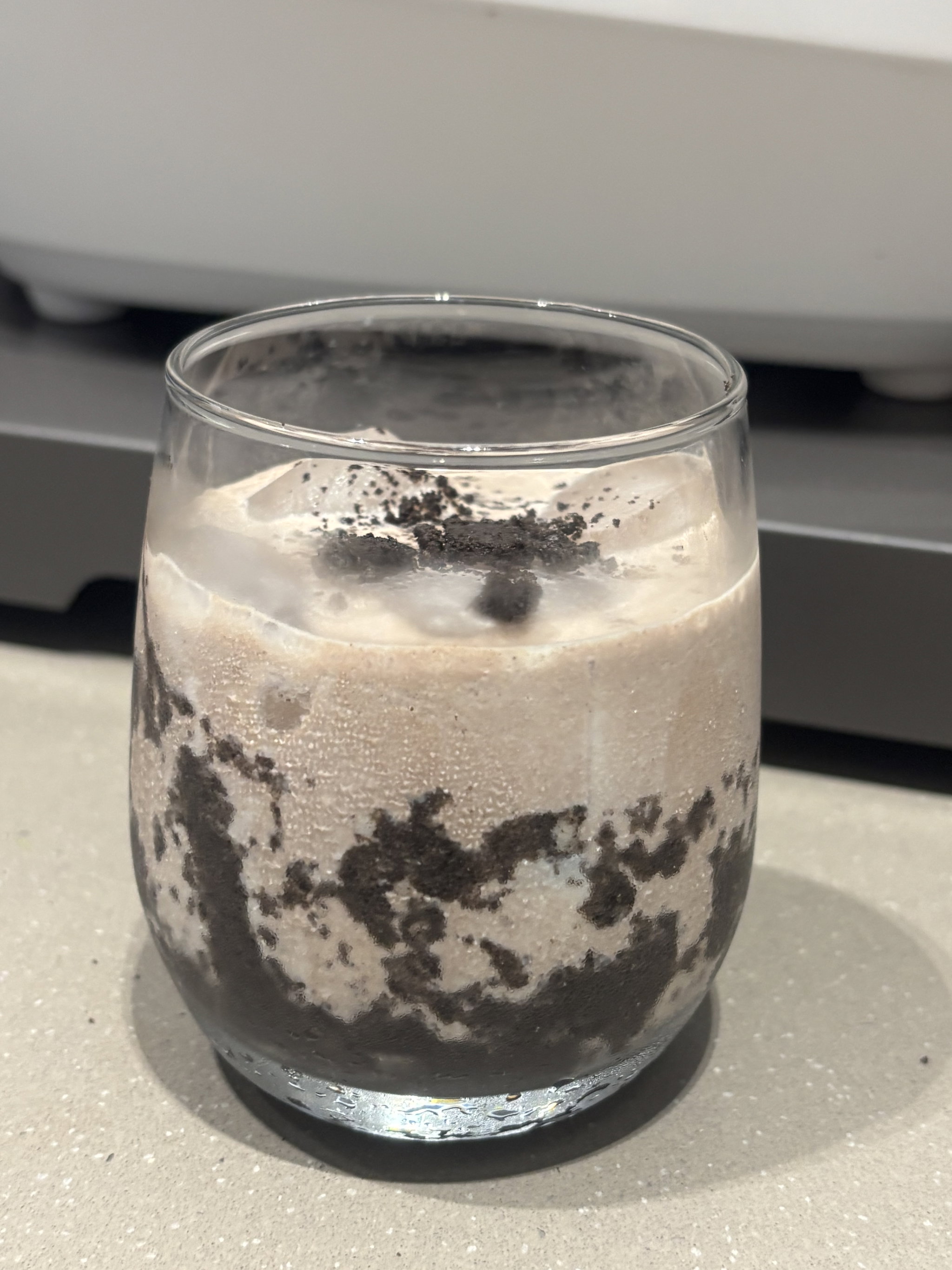 Oreo cookie crumbl_0