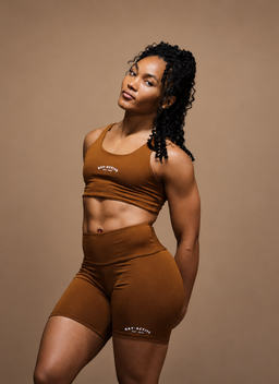 Stride Shorts in Chestnut 