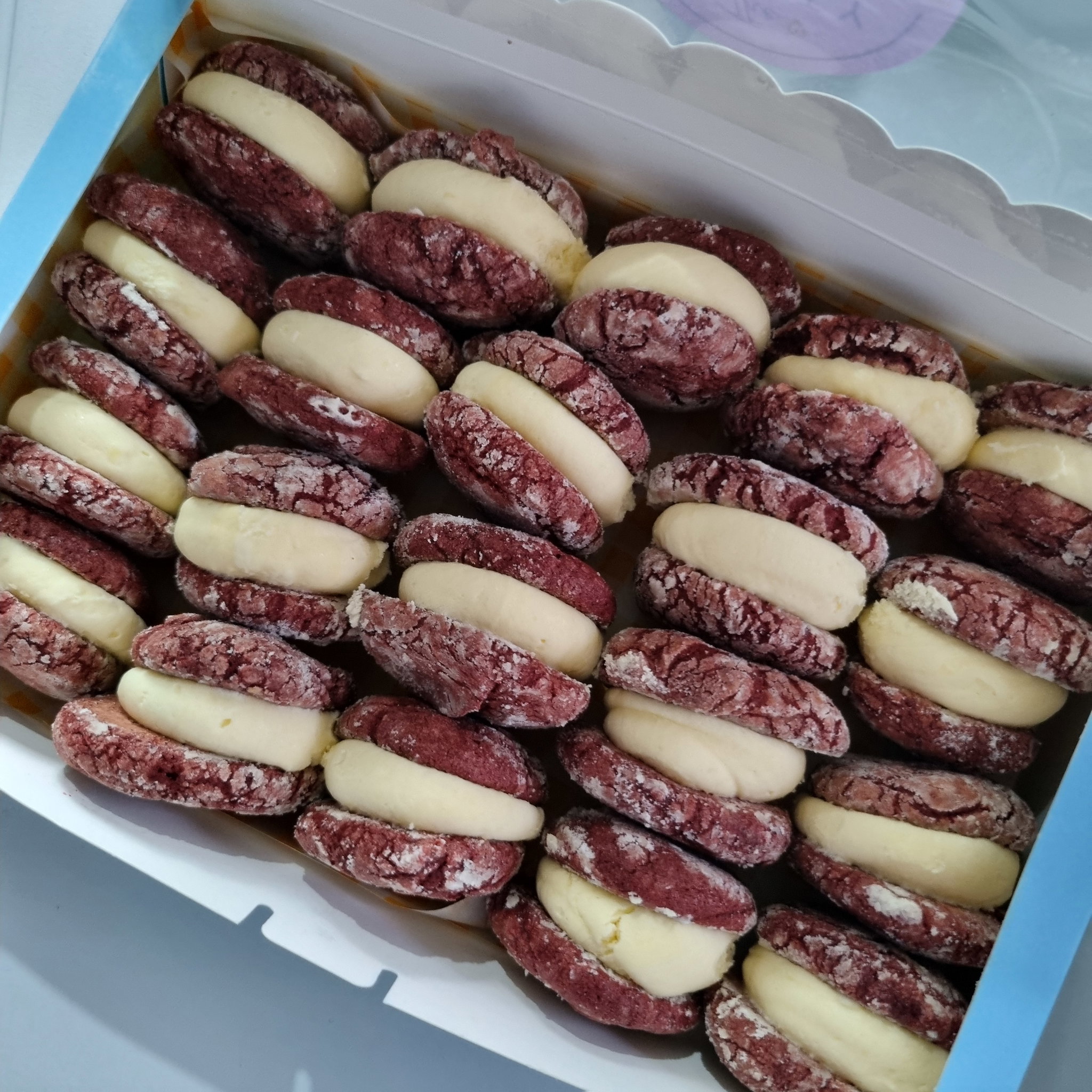 Red Velvet Crinkles with Cream Cheese Filling_2