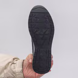Women’s sport sandal / hybrid sneaker sandal