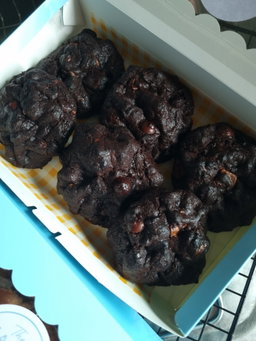 Blackout Cookies