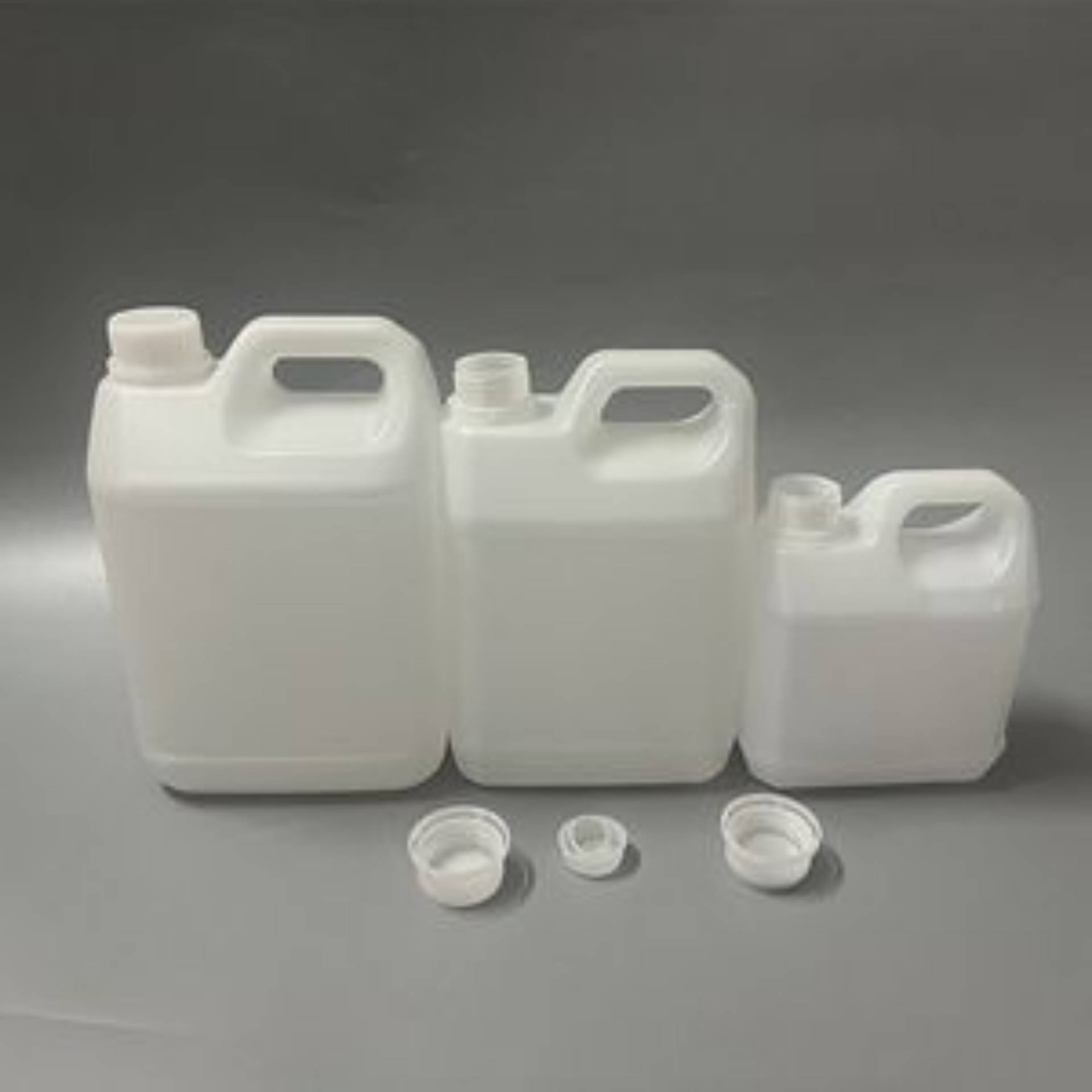 White Plastic Jerrycans with Screw Caps and Handle