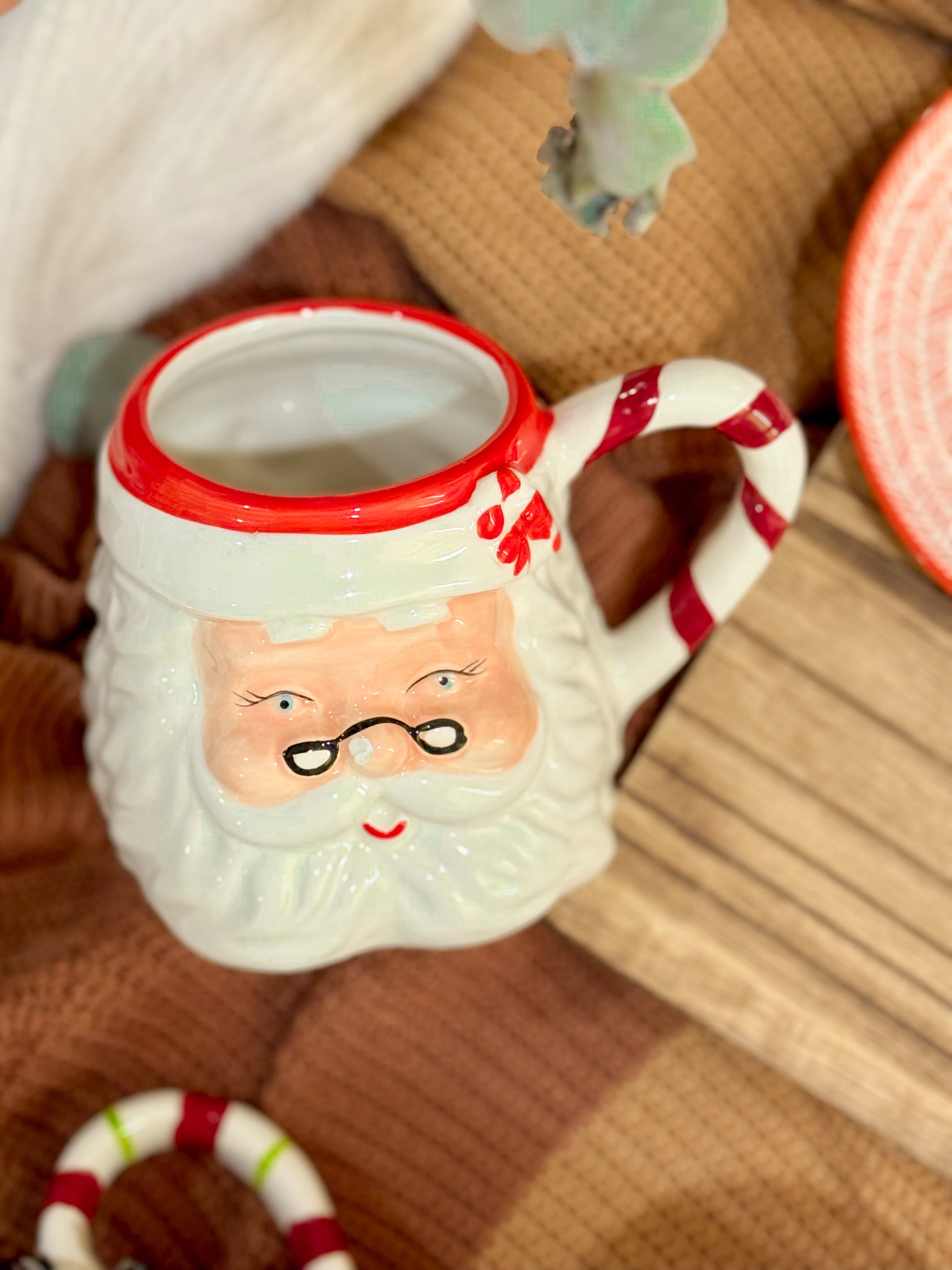 Taza navideña en relieve _3