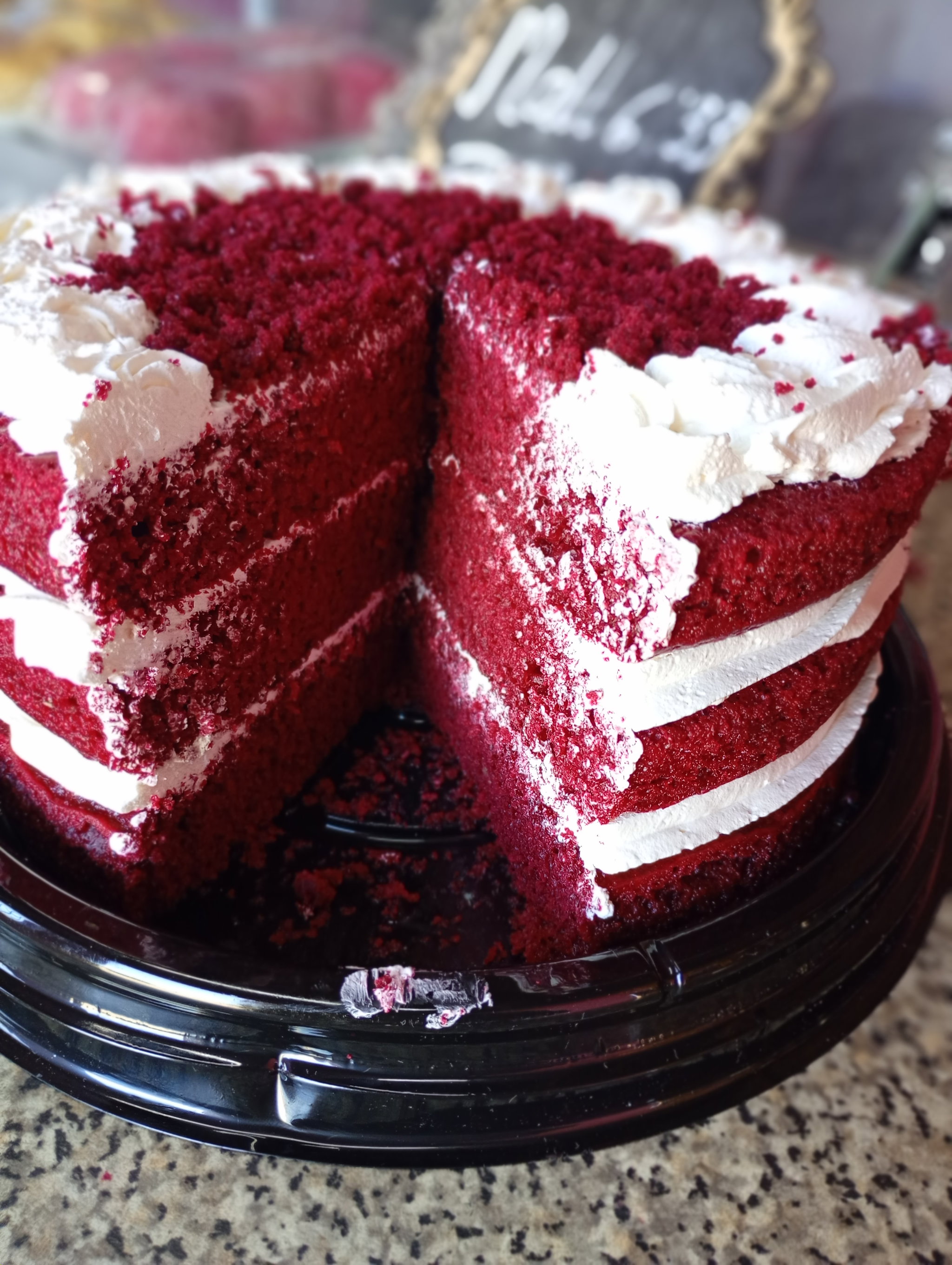 8-inch Cake (3 Layers) - Red Velvet_0
