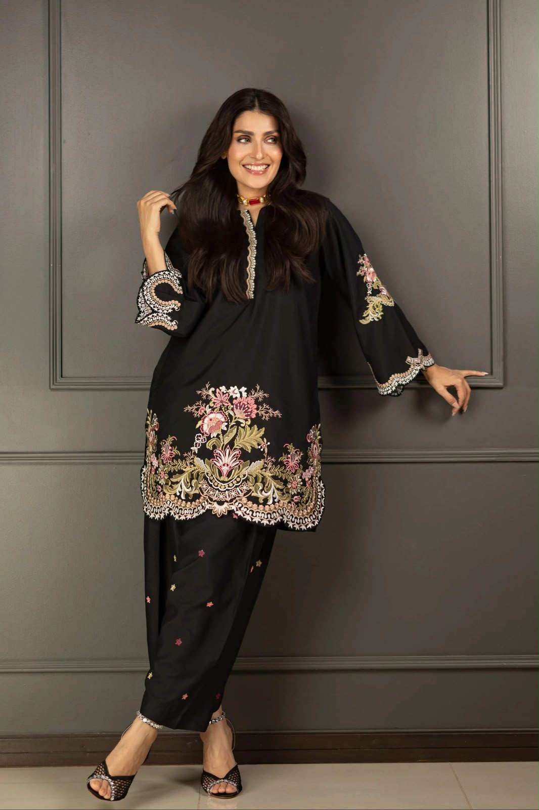 Floral Embroidered Stitched 2-Piece Co-ord Set_4