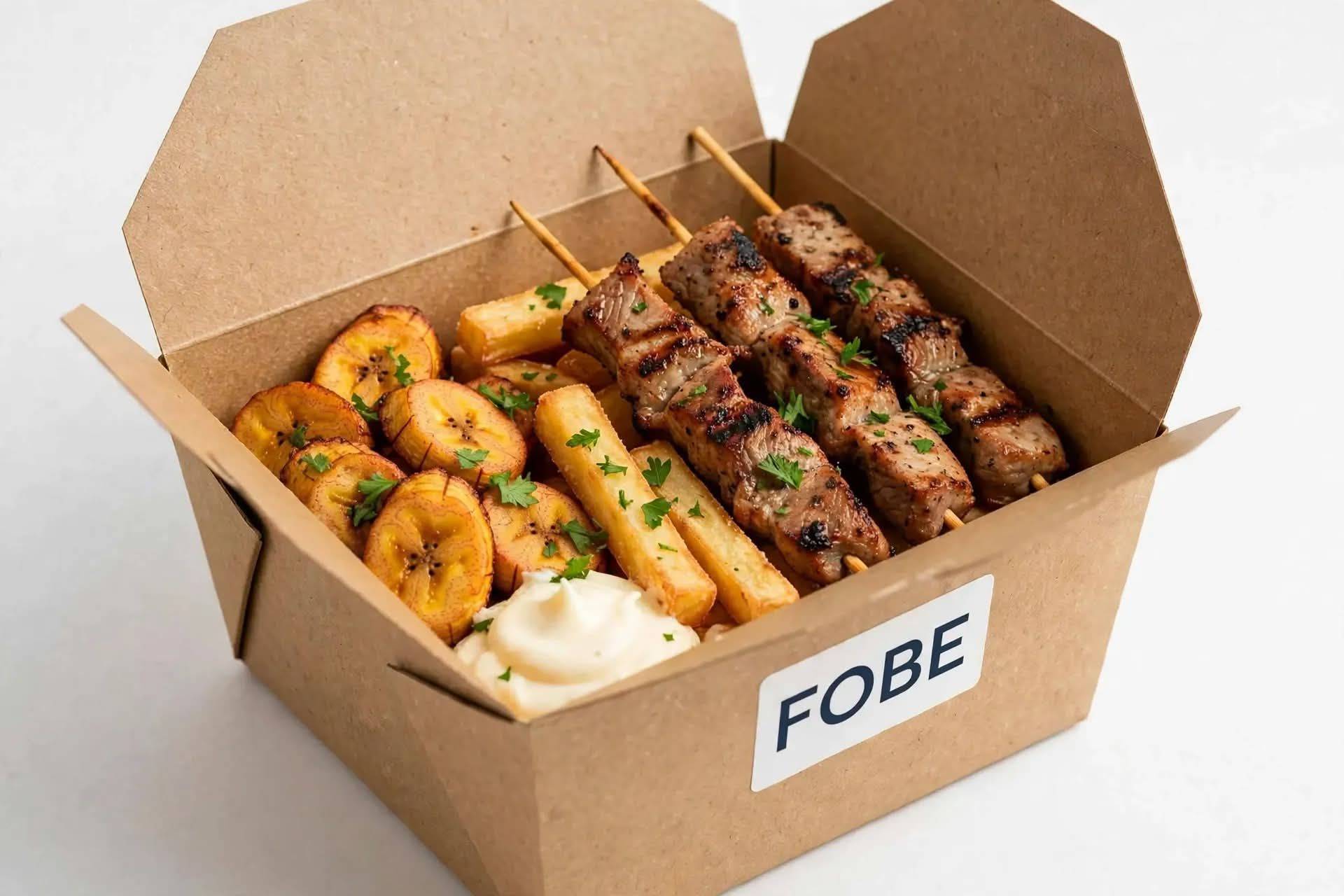 Frites de plantain /bâton de manioc +sauce mayonnaise +brochette de porc_0
