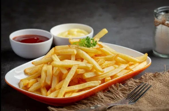 CHIPS MEDIUM <<< Varcity Grill >>>