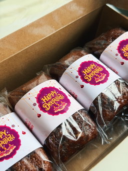 🪔 Deepavali Gift Box – 16 Little Loaves in a box (individually wrapped)