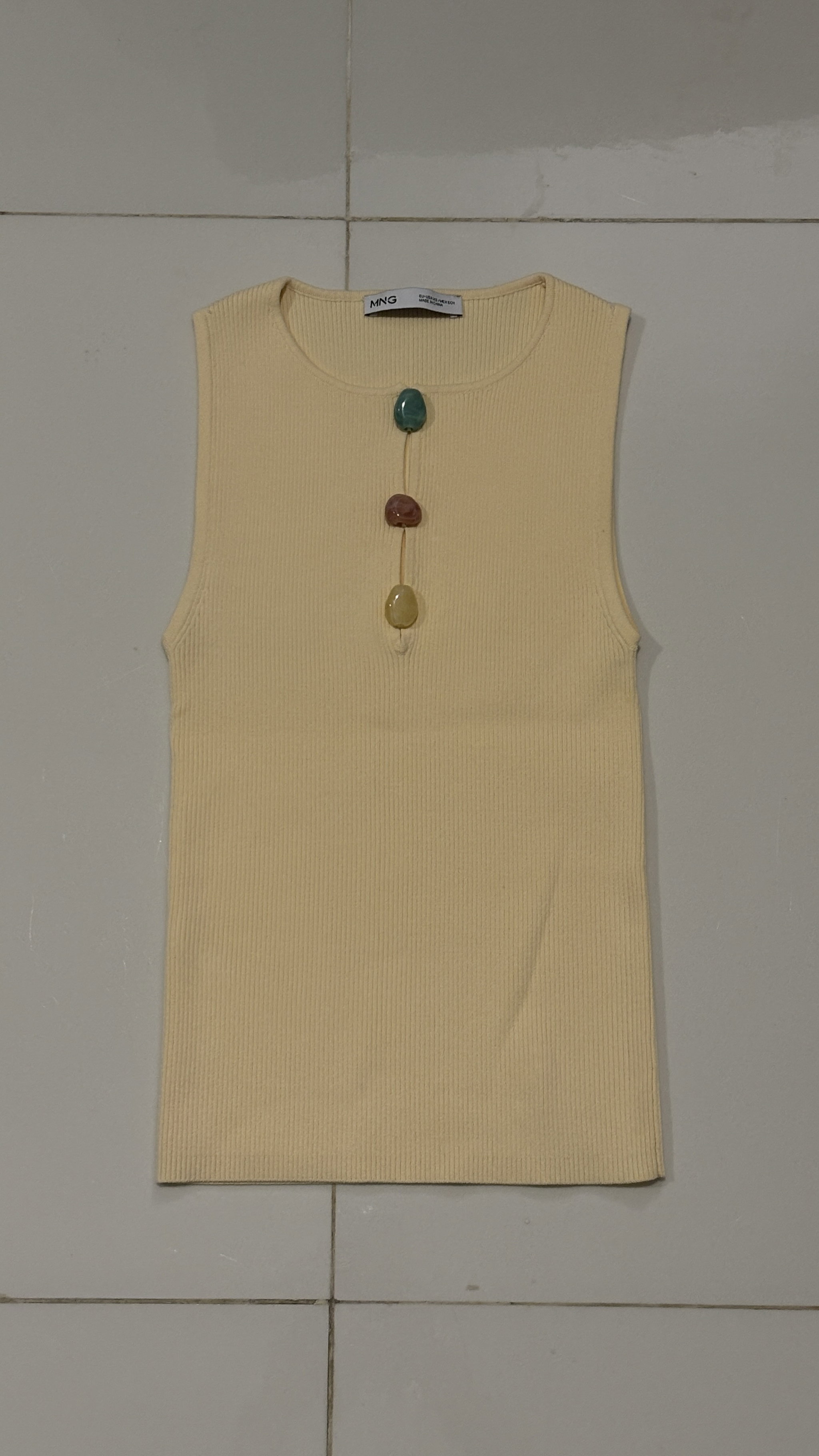 B12 - Mango Ribbed Top with Beads_0