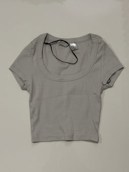 B26 - H&M Ribbed Crop Top 