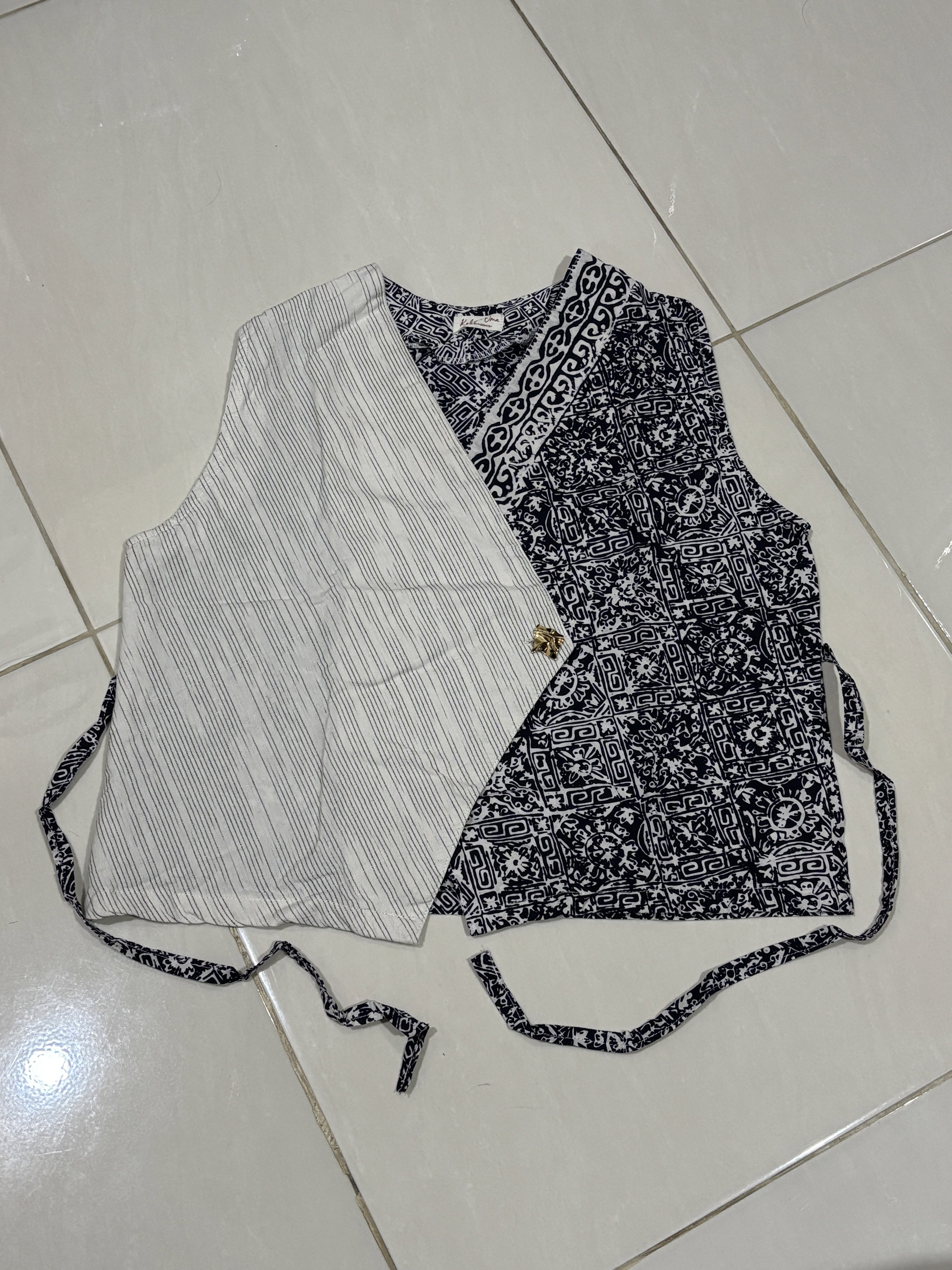 C01 - Batik Top by Kebaya Oma Navy Plaid _0