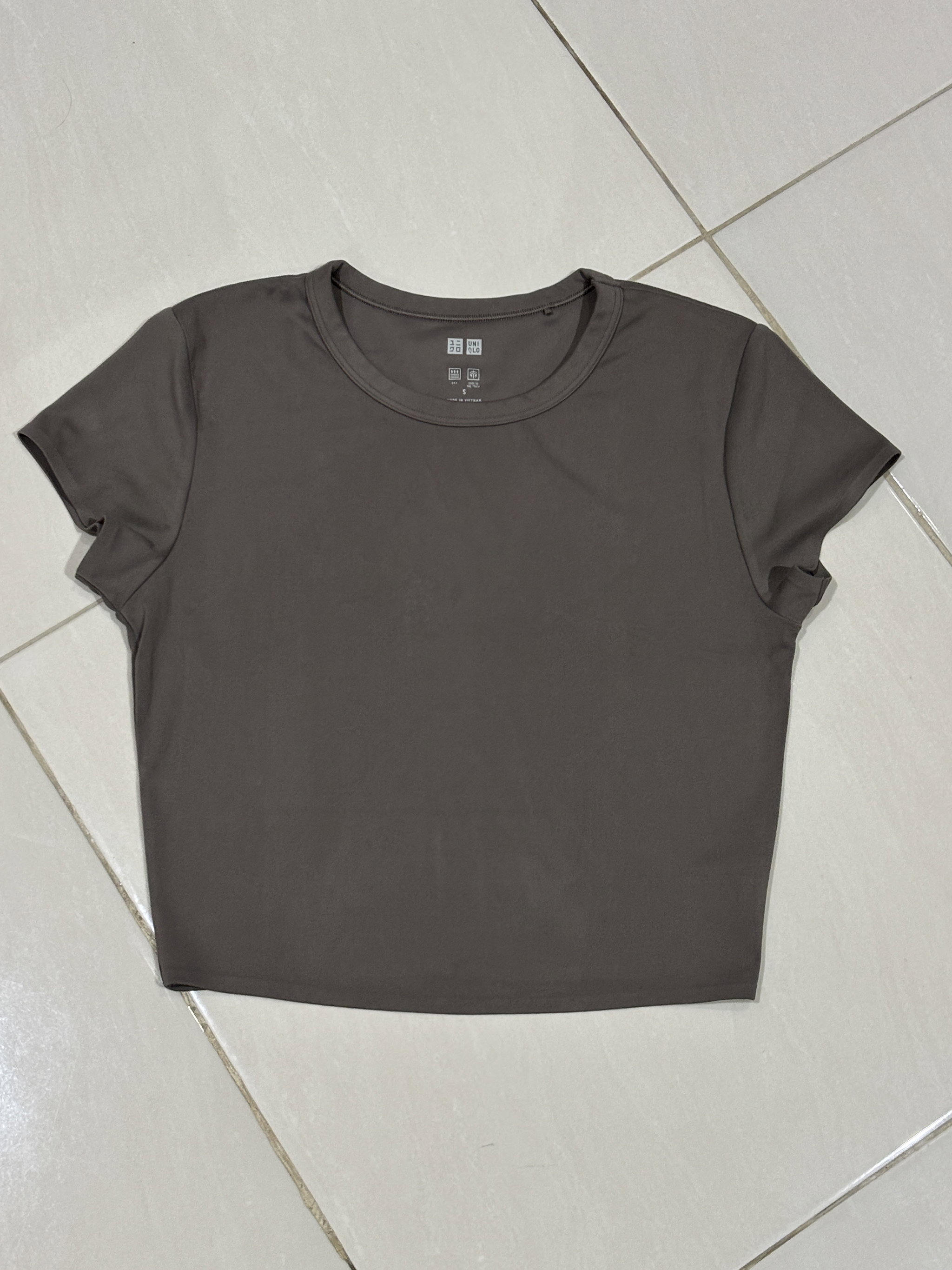 C02 - Uniqlo Ultra Stretch AIRsm Cropped_0