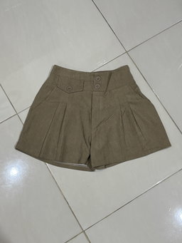 C07 - Corduroy Shorts 