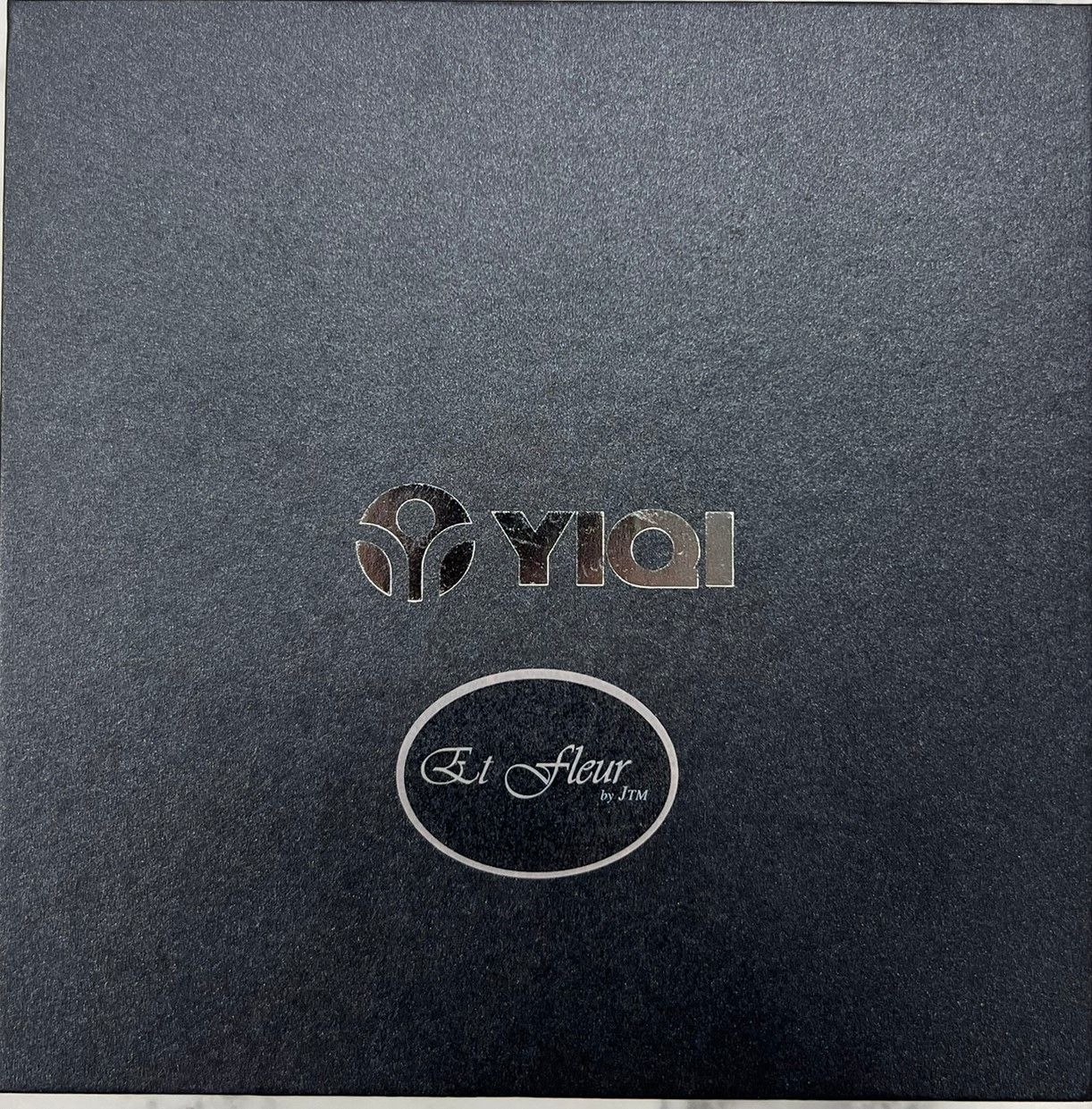 [Et Fleur] YiQi Transcutaneous Pulsed Current Neuromodulator + 1 box of big pads (Complimentary) [LOCAL SG DELIVERY]_1