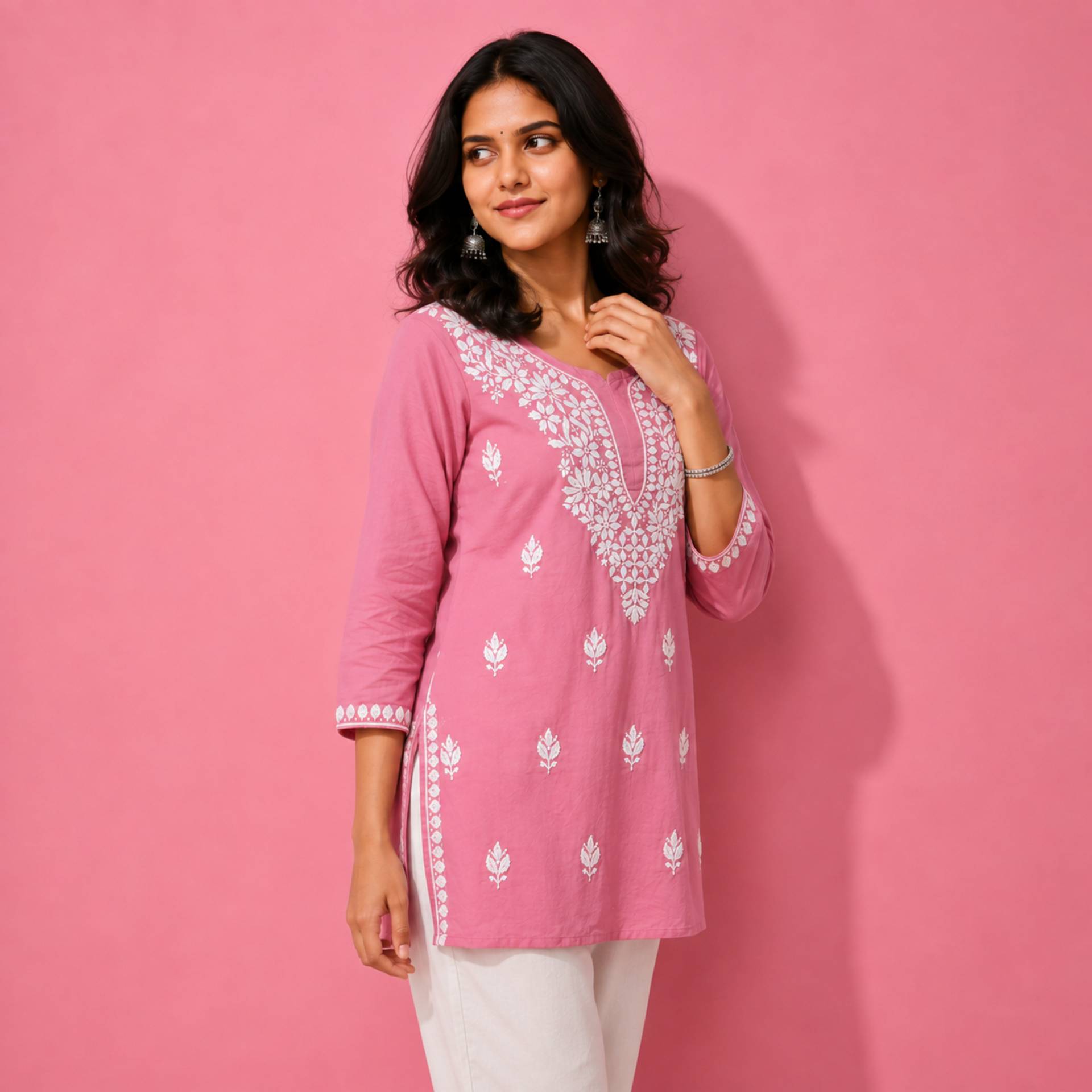 Pink Floral Embroidered Straight Kurta_0