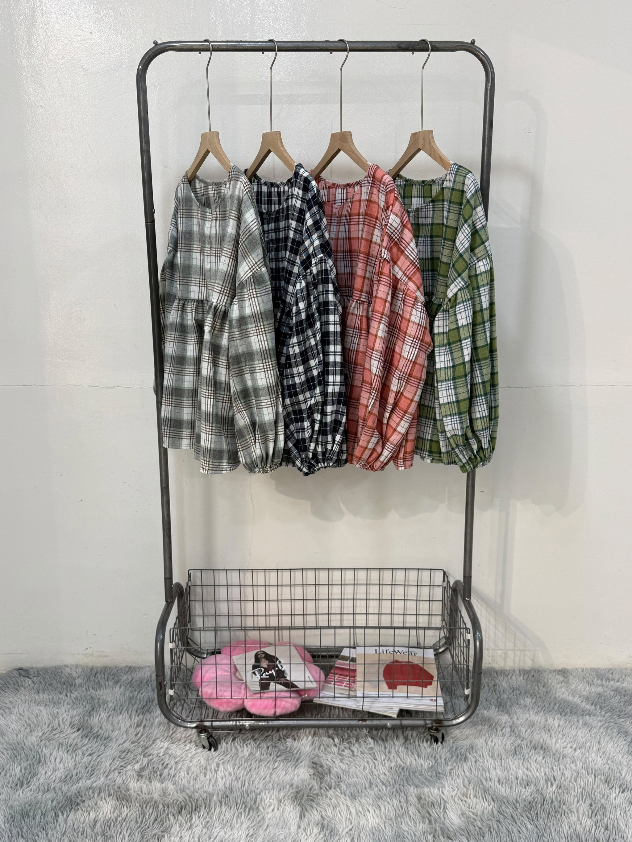Kirana Plaid Top ✨🤍_2