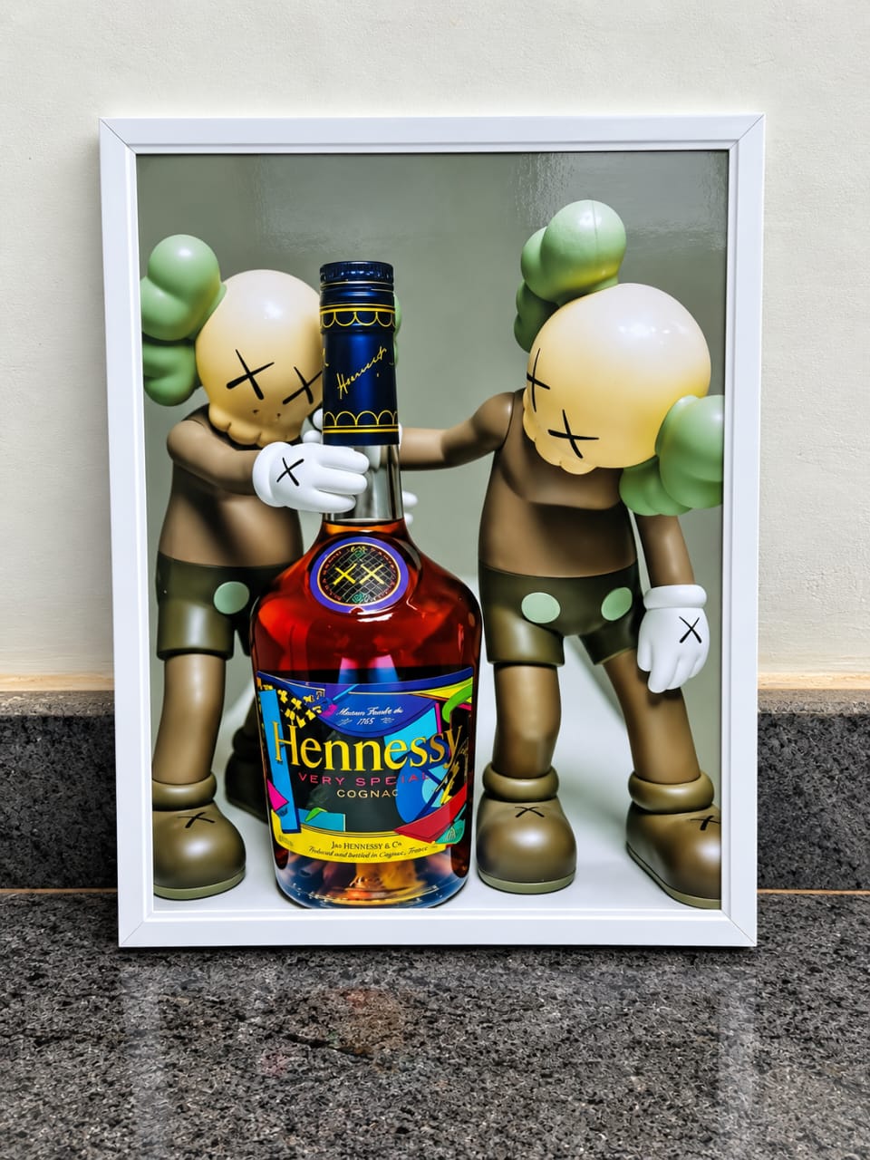 Tableau "KAWS & Cognac" A4 (Collection Snack-bar & Urban Luxury)_0