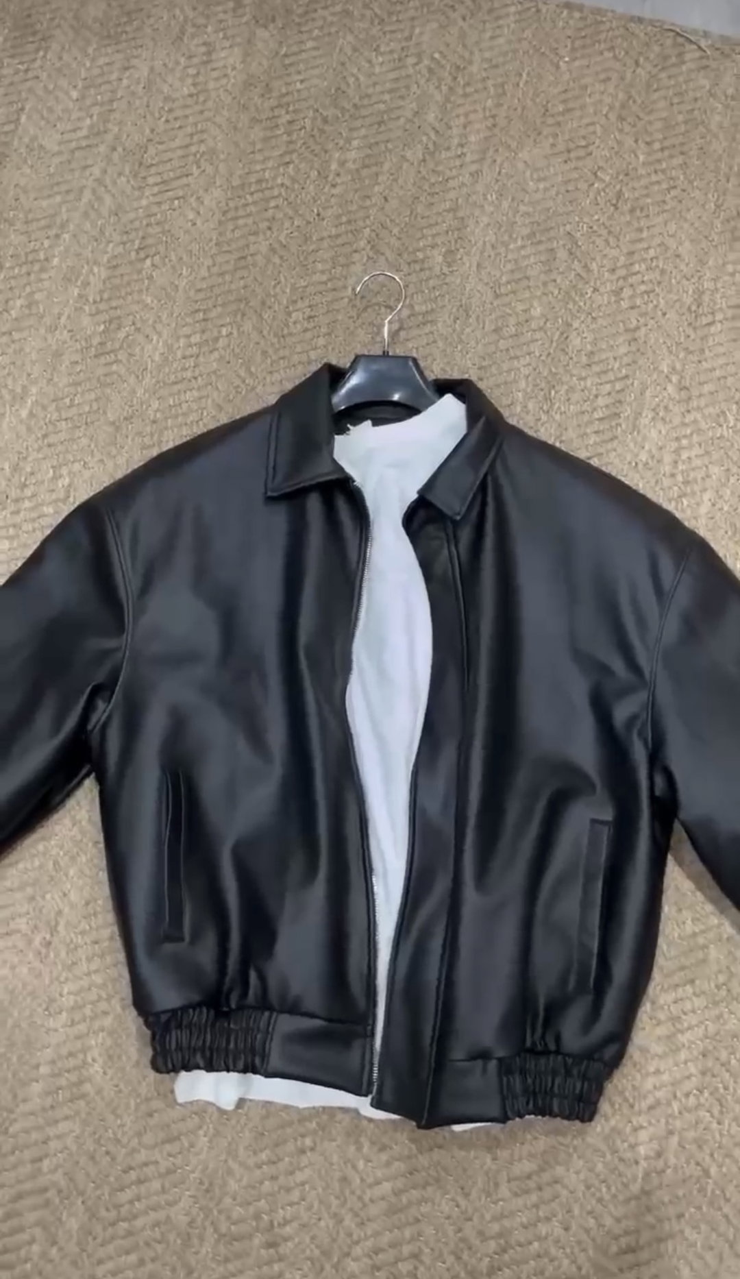 Leather jacket 