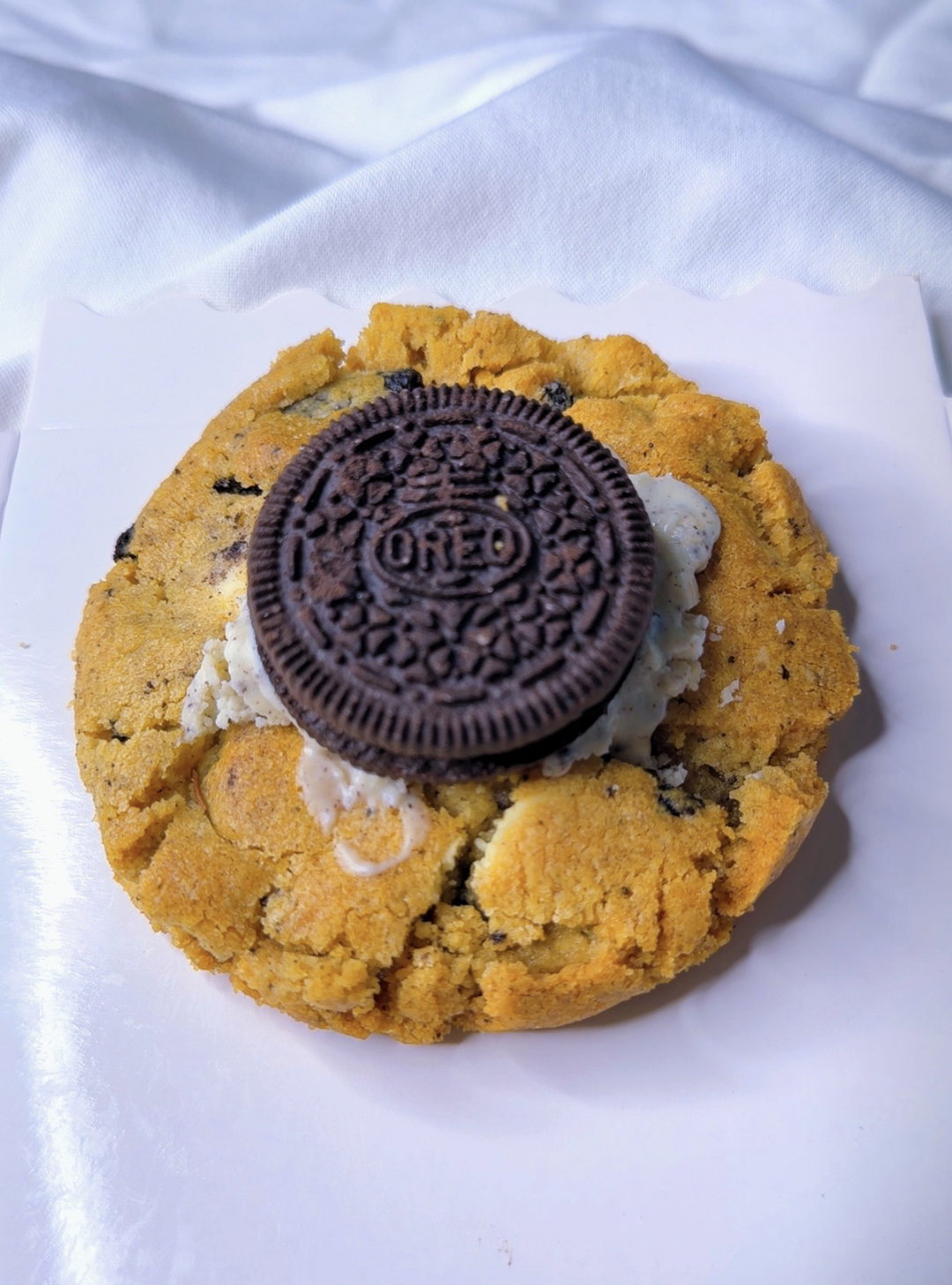 Oreo & White Chocolate NYC Cookie (120g)