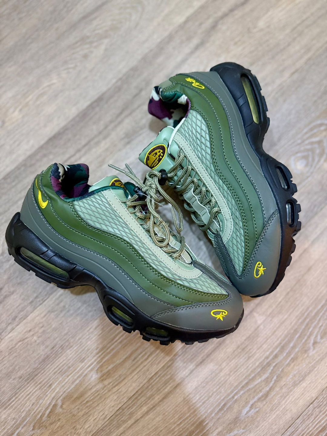 Sneakers