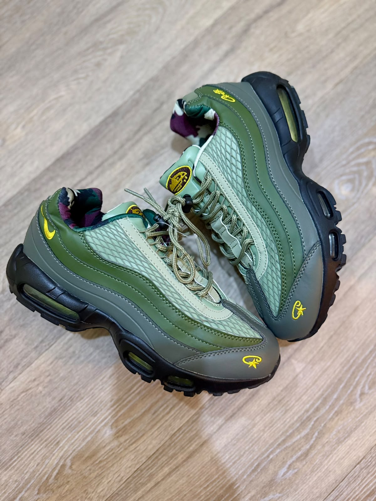 Sneakers_0