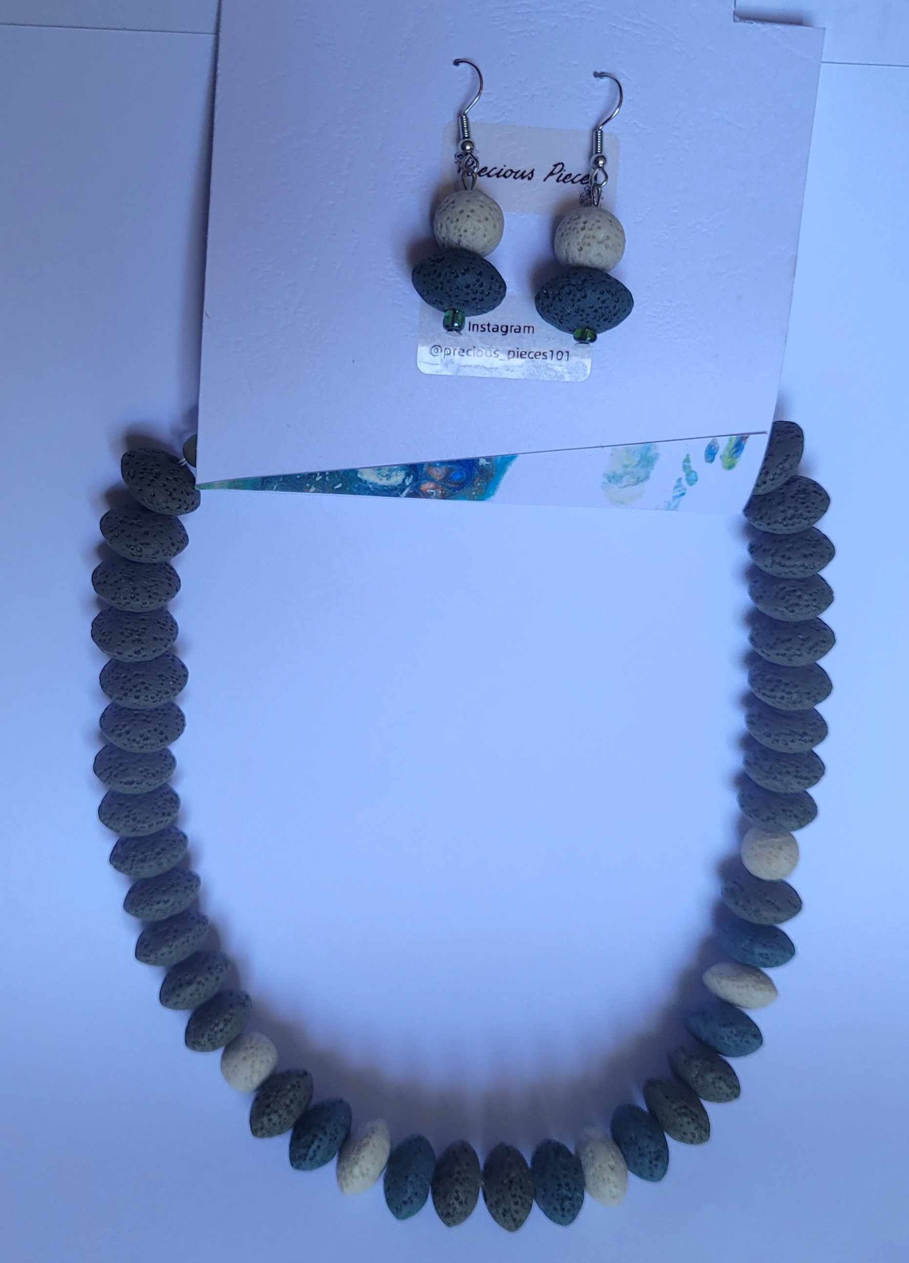 Green and cream necklace set